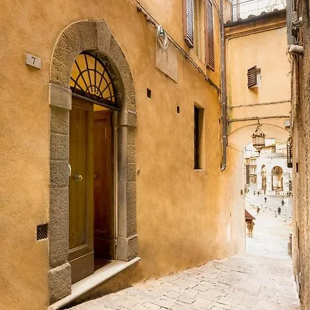 The Balcony - Piazza Del Campo Siena