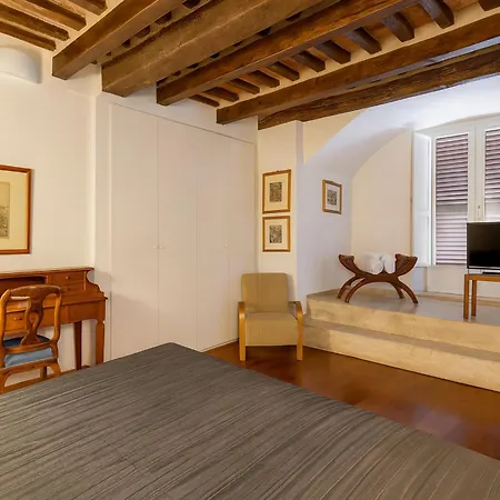 The Balcony - Piazza Del Campo 시에나