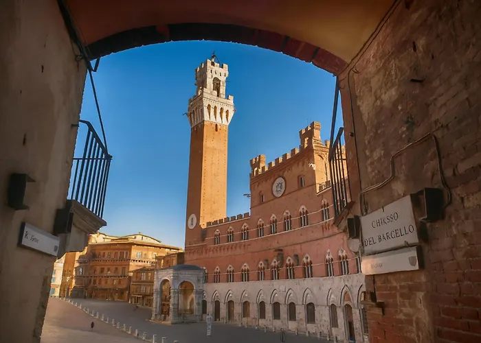 The Balcony - Piazza Del Campo Сиена