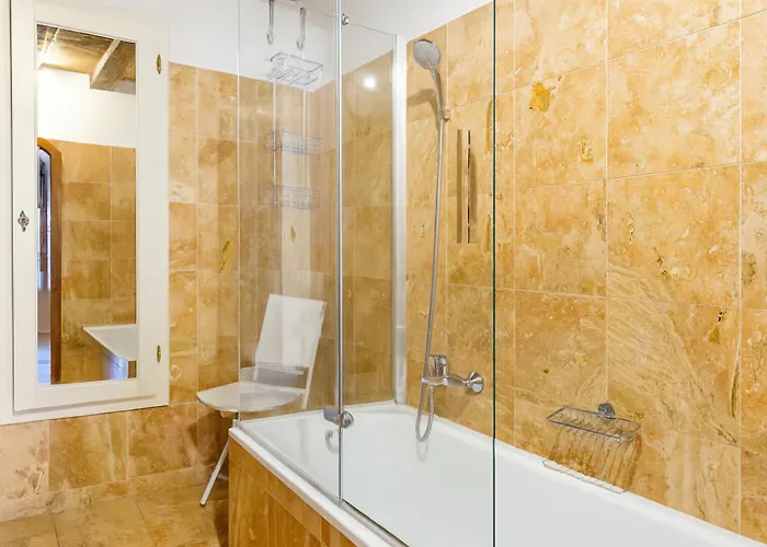 The Balcony - Piazza Del Campo