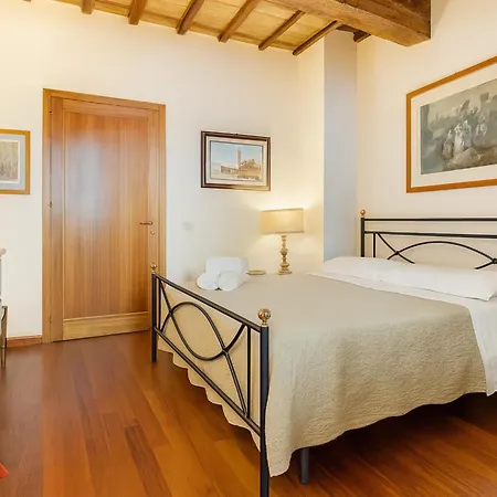 The Balcony - Piazza Del Campo Apartment