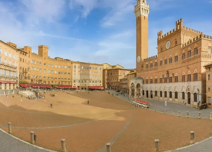 The Balcony - Piazza Del Campo